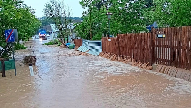 Im Raum Pischelsdorf kam es erst am Dienstag zu schweren Überschwemmungen. (Bild: BFV Weiz)