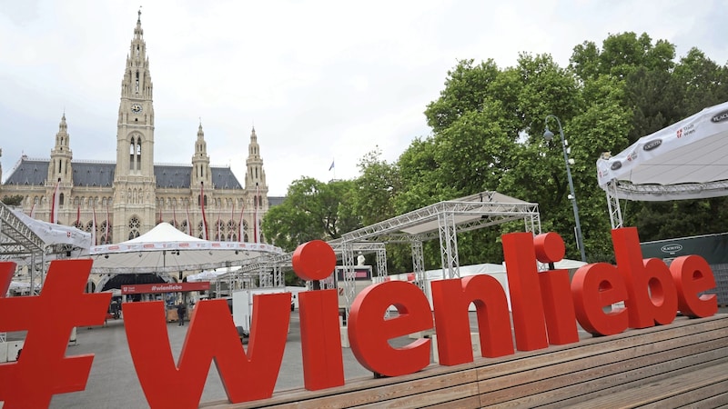 Am letzten Wochenende ist der Rathausplatz ganz der Wienliebe gewidmet. (Bild: Zwefo)