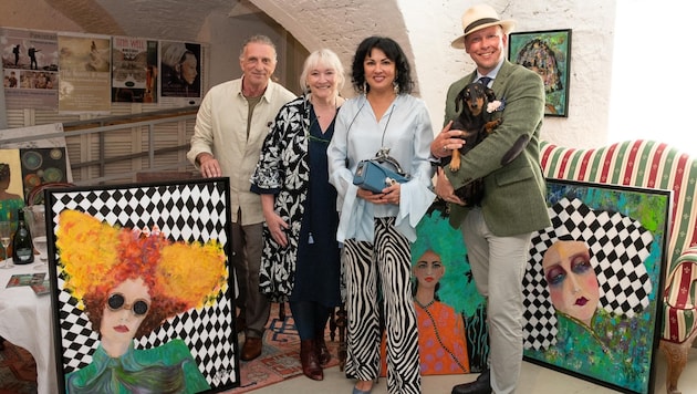 Netrebko, Bay ve Bayan Mikula ve galeri sahibi Kaizar ile birlikte (Bild: Seebacher Doris/DORIS SEEBACHER)