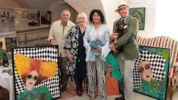 Netrebko mit Ehepaar Mikula und Galerist Kaizar