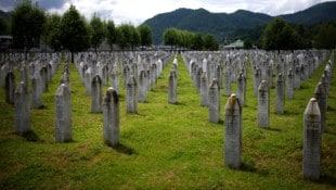 In Srebrenica wurden Tausende Menschen ermordert. (Bild: AP ( via APA) Austria Presse Agentur/Armin Durgut)