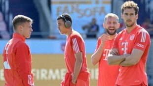 Joshua Kimmich (l.) und Leon Goretzka (r.) müssen um ihren Verbleib in München zittern.