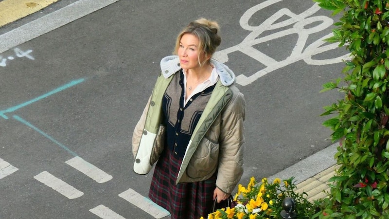 Renée Zellweger during filming in London (Bild: KameraOne)