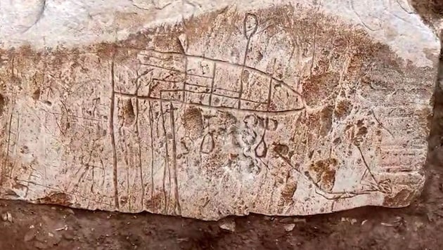 On parts of the remains of the wall, the researchers found drawings of contemporary ships that could have been made by Christian pilgrims. (Bild: IAA)
