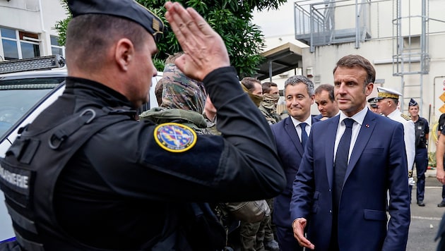 Emmanuel Macron miniszterelnök megígérte, hogy meghallgatja az új-kaledóniaiakat, és nem fogja keresztülvinni a választási reformot. (Bild: APA/AP)
