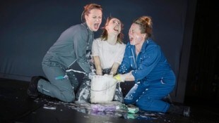 Maria Munkert, Antoinette Ullrich und Rahel Weiss spielten „Juices“.