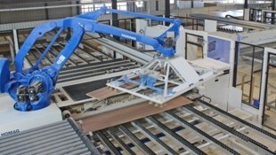 In drei Fabriken in Österreich entstehen Platten und Möbelteile.