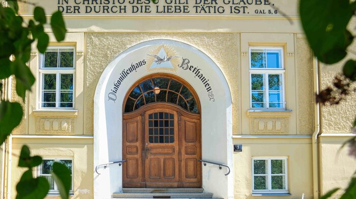 The motherhouse opened in 1909 with the name Bethanien in Gallneukirchen.