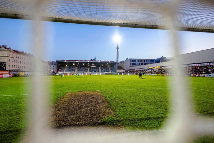 Ein letztes Mal wurde vor dem Neubau auf dem historischen Sportclubplatz gespielt.