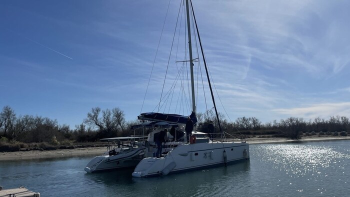 In Frankreich fand die Familie das passende Boot für die geplante Segeltour.