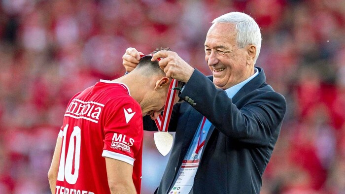 GAK--Legende Walter Koleznik ehrte.