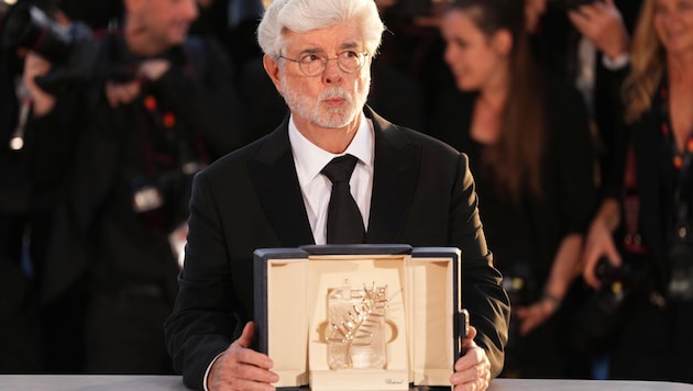 Lucas with the Palme d'Honneur for his life's work (Bild: AP ( via APA) Austria Presse Agentur/Scott A Garfitt/Invision)