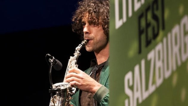 Saxofonist Vitus Denifl eröffnete das Literaturfest heuer (Bild: Literaturfest Salzburg)