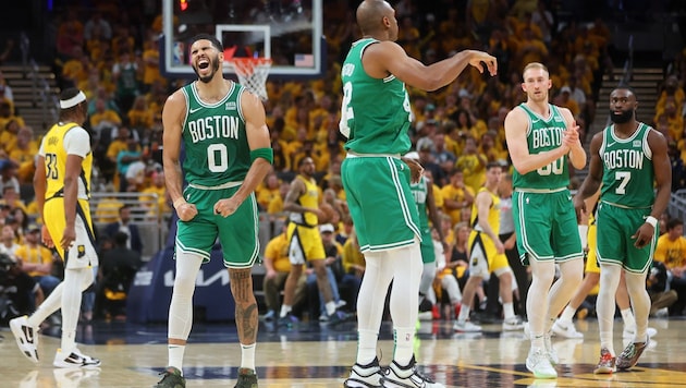 Die Bosten Celtics jubeln. (Bild: Getty Images/APA/Getty Images via AFP/GETTY IMAGES/Stacy Revere)