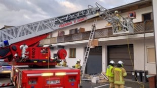 Die Feuerwehr St. Johann in Tirol musste ausrücken. (Bild: ZOOM Tirol)