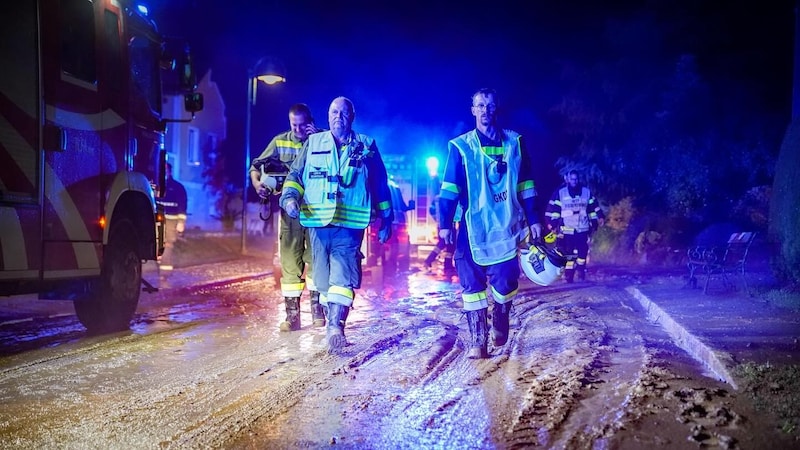In der Nacht auf Sonntag waren die Feuerwehren in der Südoststeiermark gefragt. (Bild: BFVFB/C. Karner)