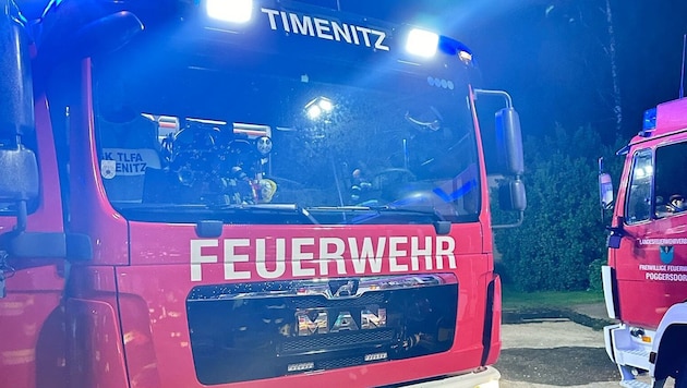 Die Freiwilligen Feuerwehren Timenitz, Poggersdorf und Pischeldorf rückten in der Nacht auf 26. Mai zu einem Brand aus.  (Bild: FF Timenitz)