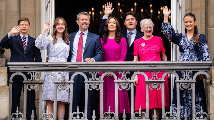 Prinz Vincent, Prinzessin Josephine, König Frederik, Königin Mary, Kronprinz Christian, Königin Margrethe und Prinzessin Isabella