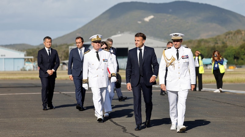 Macron bei seinem Besuch in Nouméa am 23. Mai (Bild: APA/AFP/POOL/Ludovic MARIN)