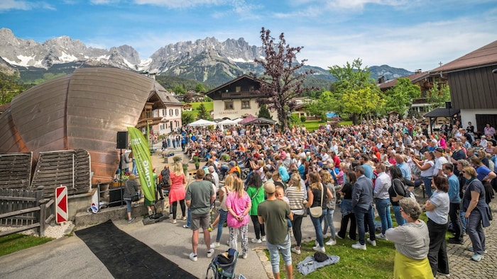 600 Serienfans pilgerten nach Going.