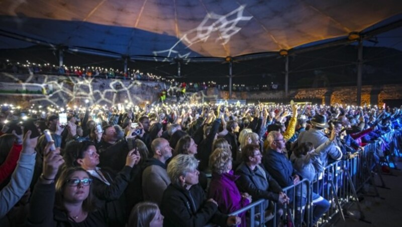 The final concert at Kufstein Fortress ensured a packed arena in the Josefsburg. (Bild: Berger Hubert)