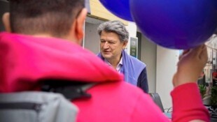 Hochfliegende Pläne: Brandstätter auf Stimmenfang in Niederösterreich (Bild: Die NEOS/Cora Kaufmann)
