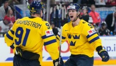 So freut man sich bei den Schweden über Platz 3 bei der Eishockey-WM 2024! (Bild: Associated Press)