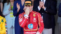 Charles Leclerc darf endlich zu Hause in Monaco jubeln. (Bild: AP ( via APA) Austria Presse Agentur/ASSOCIATED PRESS)