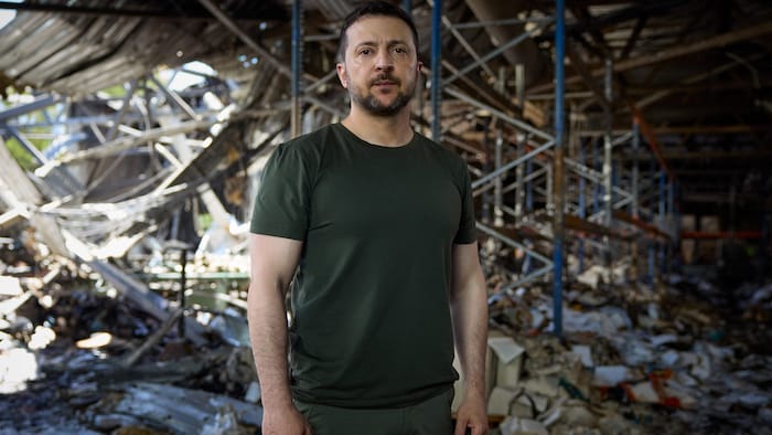 Ukrainian President Volodymyr Zelensky takes stock of the situation in Kharkiv.