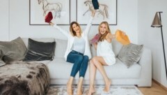 Victoria und Julia haben Erfolg mit ihren Handtaschen. (Bild: Five Forty)