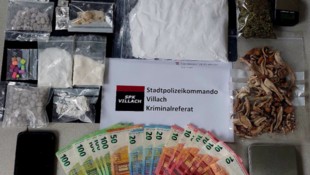 Das sichergestellte Suchtgift hat einen Straßenverkaufswert von rund 50.000 Euro. (Bild: Krone KREATIV)