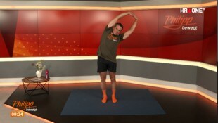 Philipp zeigt Fotos seiner Fans.