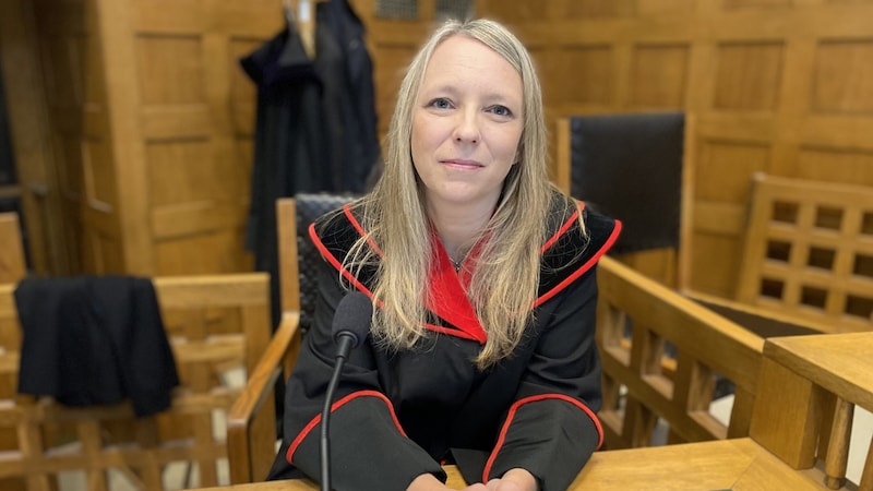 "You know they get aggressive when they drink. Then just leave it alone," recommended public prosecutor Claudia Buss-Gerstgrasser to the accused. (Bild: Chantal Dorn)