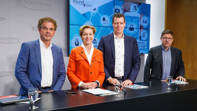 Präsentation im Landhaus: Vorarlberg geht bei Digitalisierung im Gesundheitswesen voran. (Bild: Bernd Hofmeister)