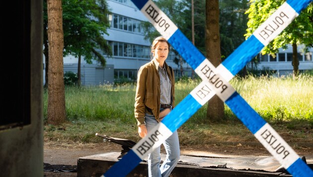Am Filmset des Münchner „Polizeiruf 110“ ermittelte plötzlich die echte Polizei. (Bild: BR/Sappralot Productions GmbH/Alexander Fischerkoesen)