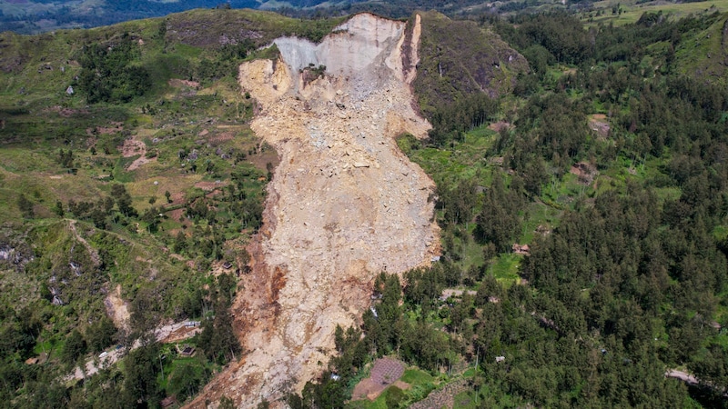 A földcsuszamlás következményei hatalmasak. (Bild: AP/Juho Valta/UNDP Papua New Guinea)