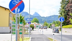 Die Radweg-Schilder-Flut in Scharnstein ist bald vorbei. (Bild: Dostal Harald)