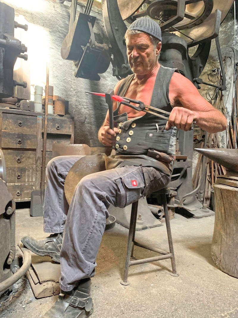 Sepp Eybl upholds the tradition of the blacksmith. (Bild: Susanne Zita)