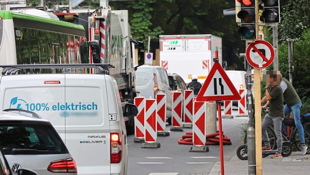 Graz'daki Elisabethstraße'de tadilat çalışmaları başladı. (Bild: Christian Jauschowetz, Krone KREATIV)