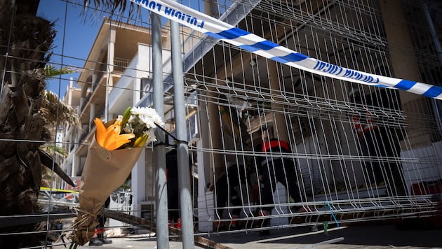 Four people were killed when the restaurant collapsed. (Bild: APA/AFP)