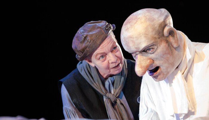 Das Theater Altenburg Gera gastiert mit „Jedermann“ in Salzburg. Nur eine Puppenspielerin bringt ...
