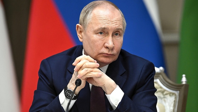 Vlagyimir Putyin Kreml-vezér a Nyugat "folyamatos eszkalációjáról" beszél. Elfelejti, hogy ki támadta meg Ukrajnát. (Bild: APA/AFP/POOL/Sergei BOBYLYOV)