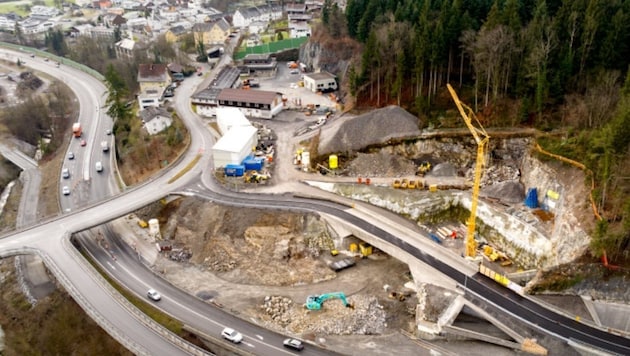 Die Unterlagen sind adaptiert – der vorübergehende Baustopp am Feldkircher Stadttunnel ist beendet. (Bild: Dietmar Stiplovsek)
