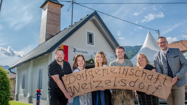 Das Feuerwehrhaus in Weizelsdorf wurde von der Dorfgemeinschaft modernisiert. (Bild: Arbeiter Dieter)