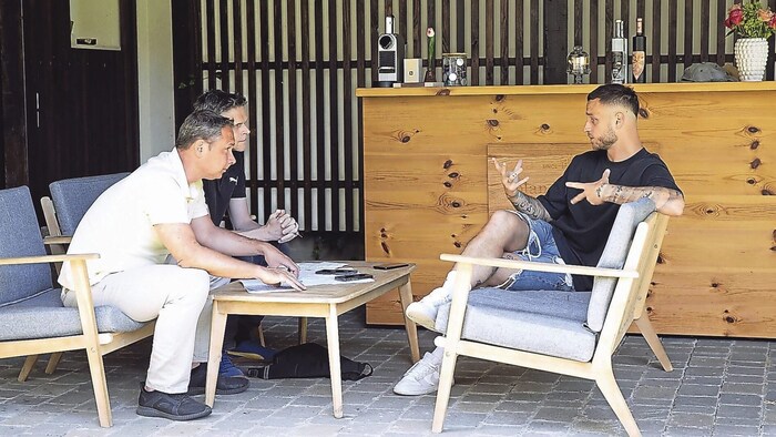 Marko Arnautovic mit den „Krone“-Reportern Rainer Bortenschlager und Christian Reichel