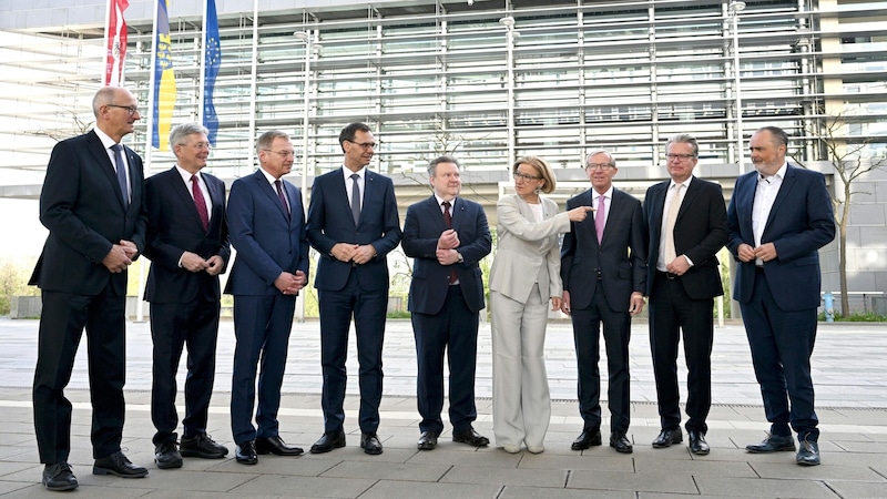 Nach der Lesart der niederösterreichischen Landesregierung ist das Nein der Länder zur Zustimmung Gewesslers im EU-Rat weiter aufrecht. (Bild: APA/HELMUT FOHRINGER)