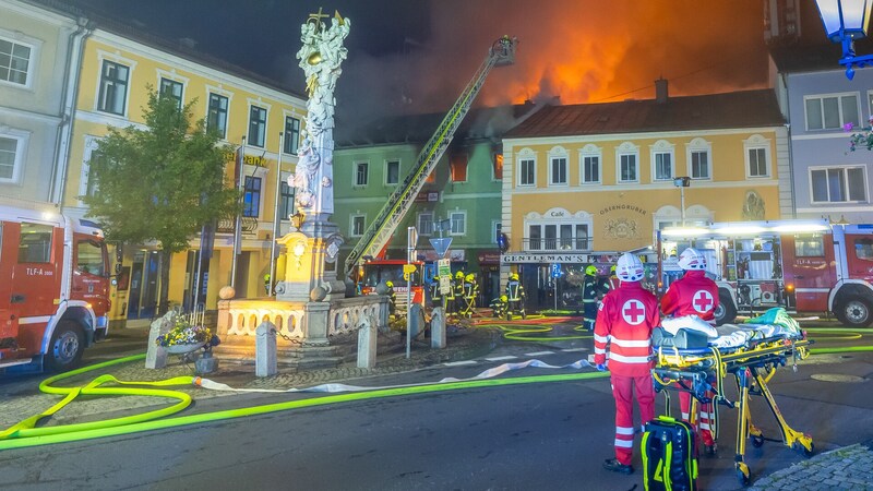 13 fire departments were deployed to the blaze. (Bild: FRANZ PLECHINGER/FOTOKERSCHI)