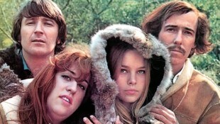 Die Hippie-Kultband The Mamas And The Papas mit der jungen Michelle Phillips (2.v.r.) in ihrer ...