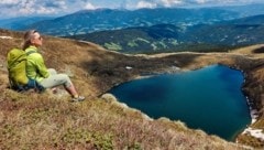 Ein herrlicher Blick auf den malerischen Wildsee – Wanderfreunde kommen hier voll auf ihre Kosten! (Bild: Weges)