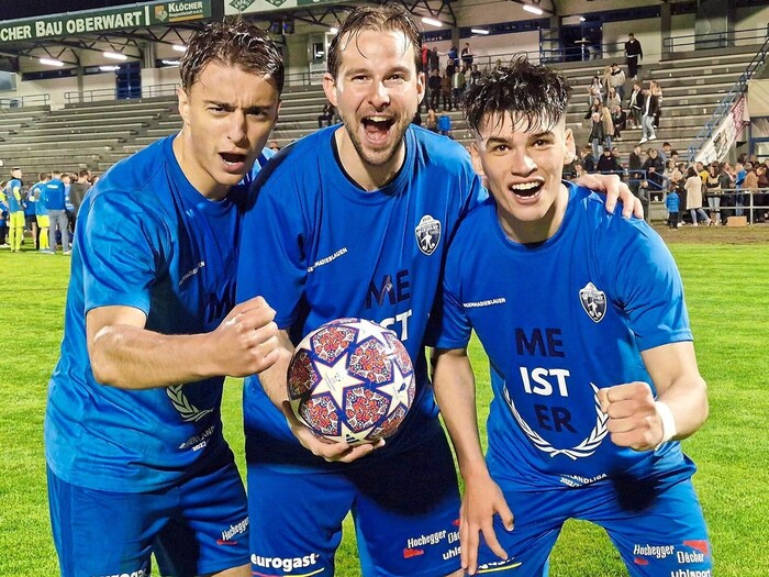 Thomas Herrklotz (center) is one of SVO's most deserving players.